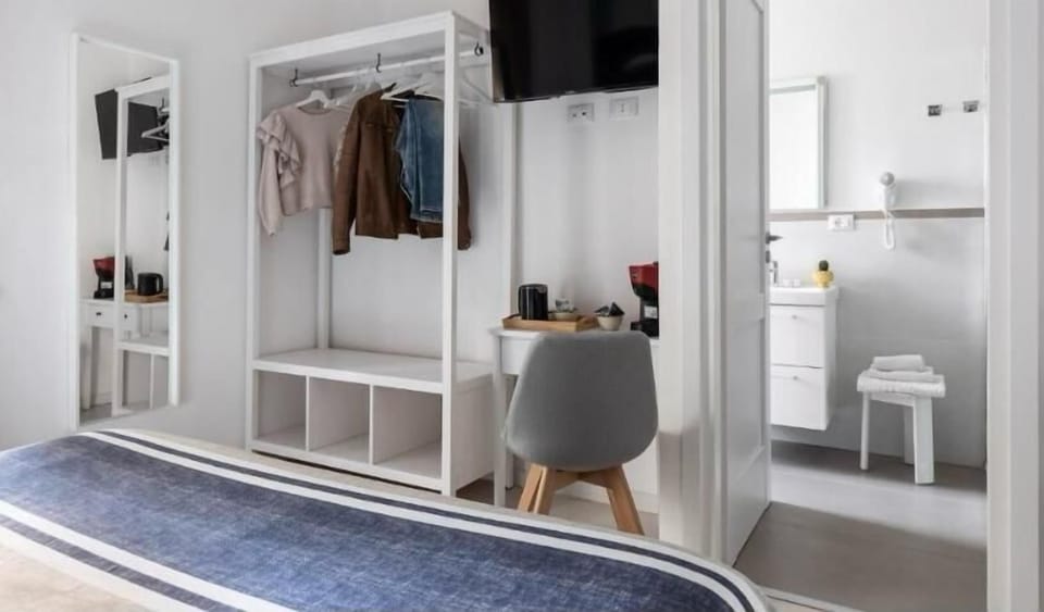 Deluxe Double Room, Balcony | In-room safe, soundproofing, iron/ironing board, free WiFi