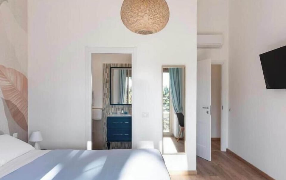Deluxe Double Room, Balcony, City View | In-room safe, desk, laptop workspace, soundproofing