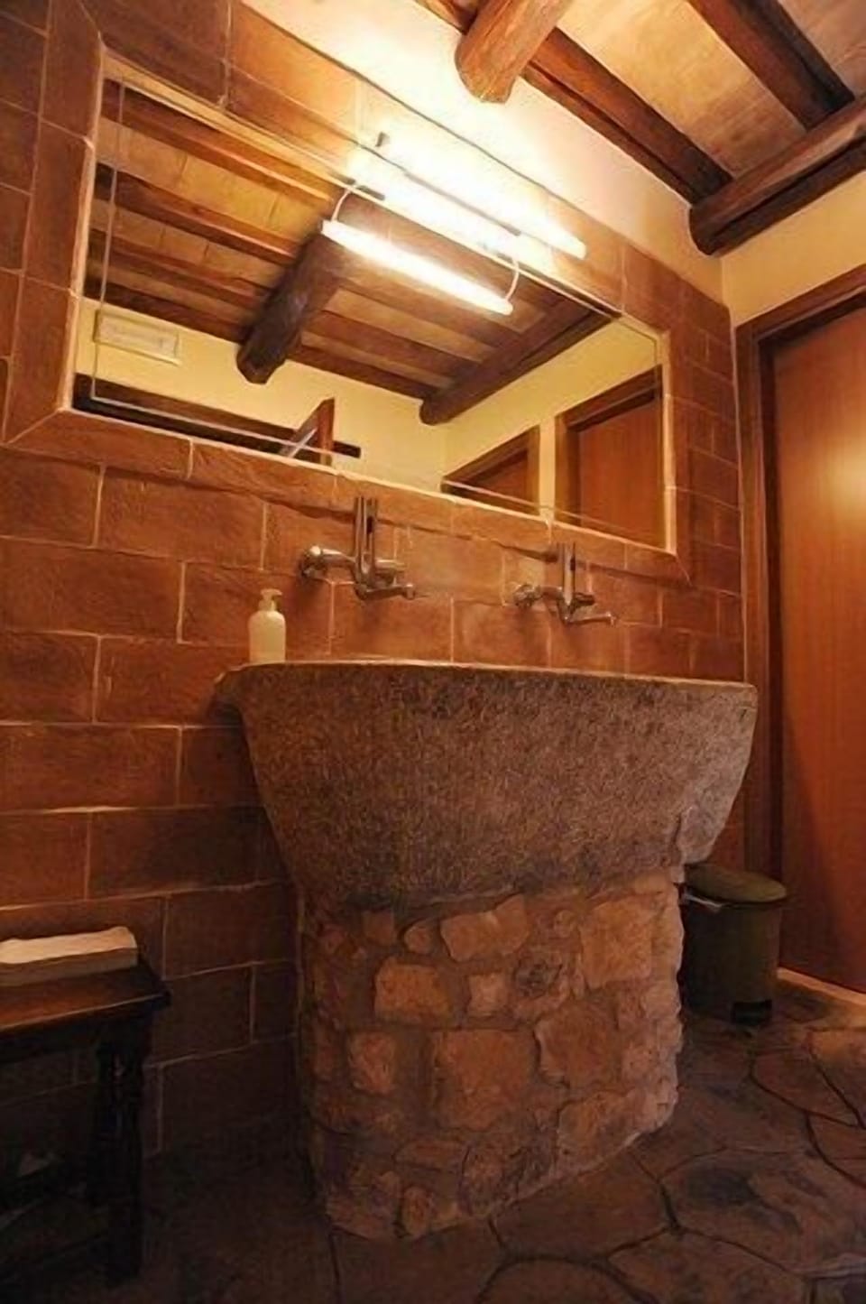 Bathroom sink