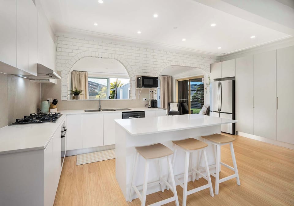 Coastal Palms  |  Modern Kitchen 