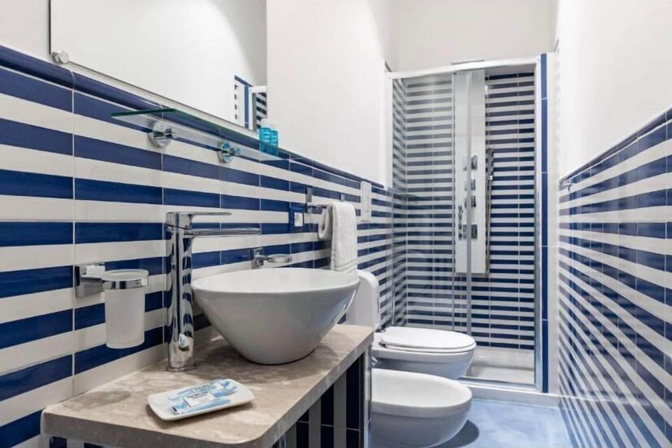Deluxe Double Room, Garden View | Bathroom