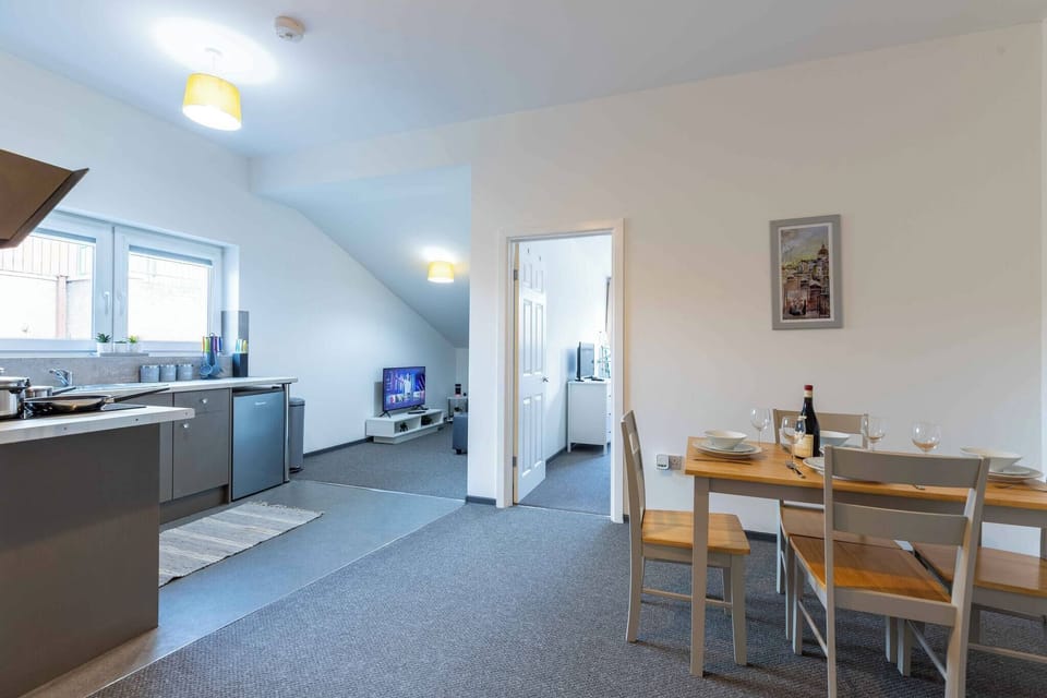 Apartment, 1 Bedroom | Dining room