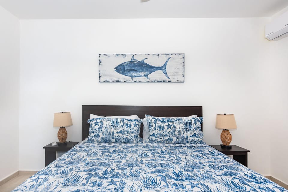 Condo, 5 Bedrooms | 5 bedrooms, free WiFi