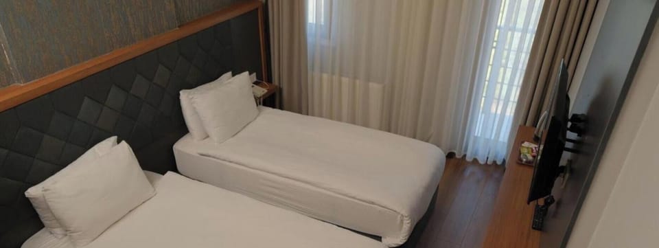Standard Room | Desk, laptop workspace, free WiFi