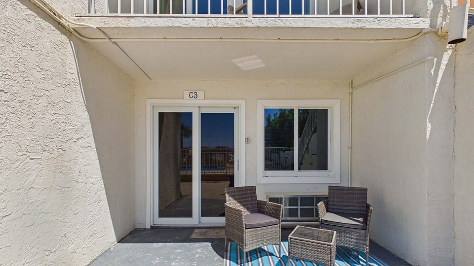 Front patio entry-way - only accessible on the beach front