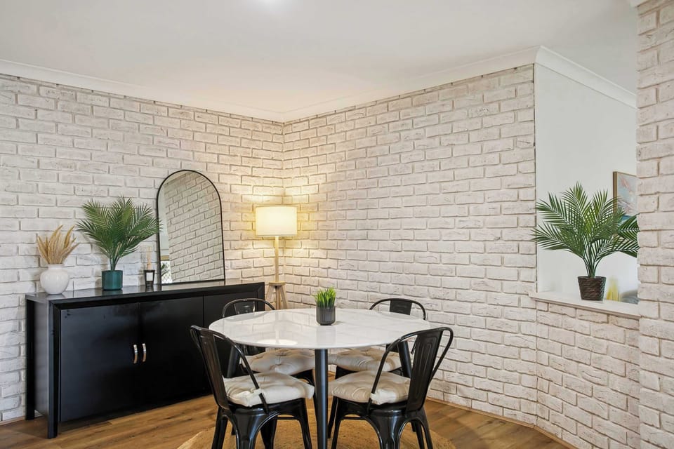 Modern dining space with comfortable seating for a relaxed dining experience.