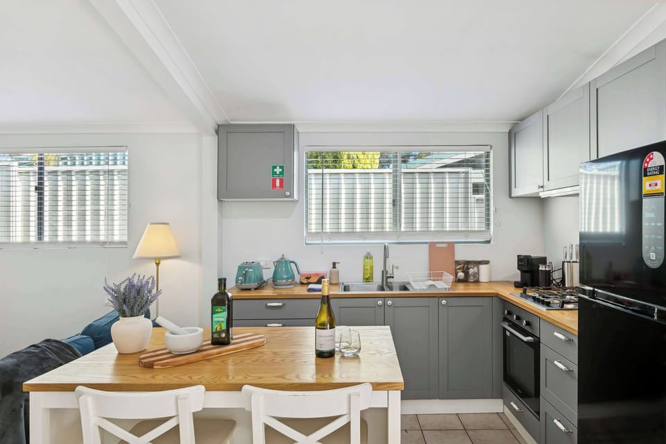 Dining & Kitchen Area