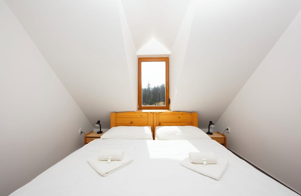 Family Studio | Cribs/infant beds, free WiFi, bed sheets