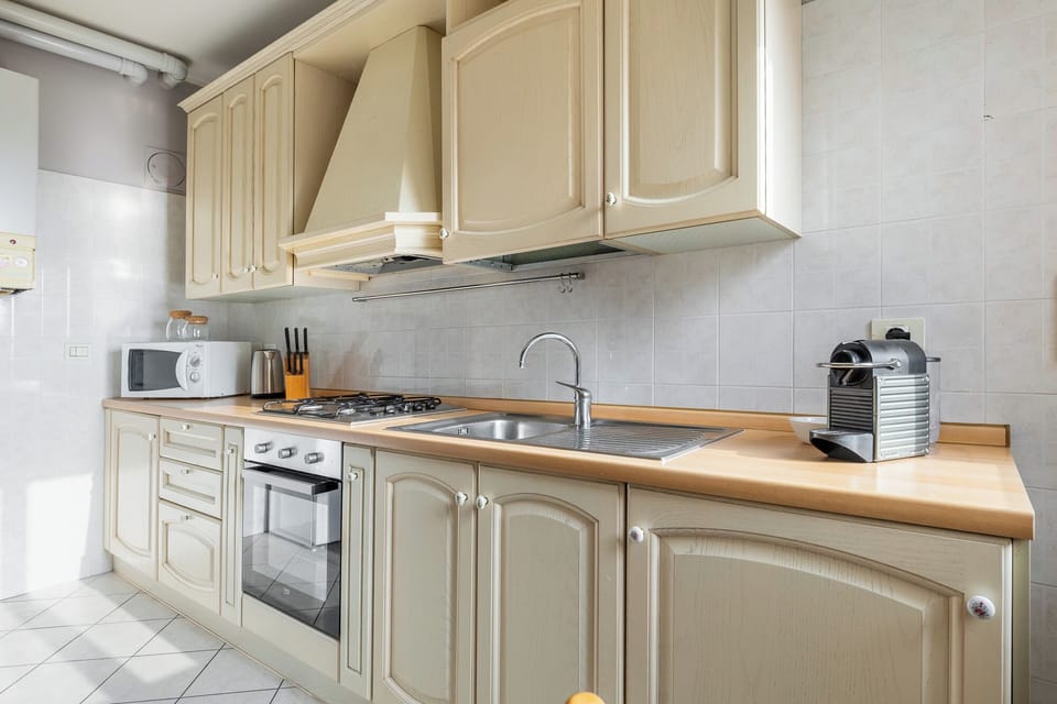Basic Apartment, Balcony | Private kitchen | Electric kettle