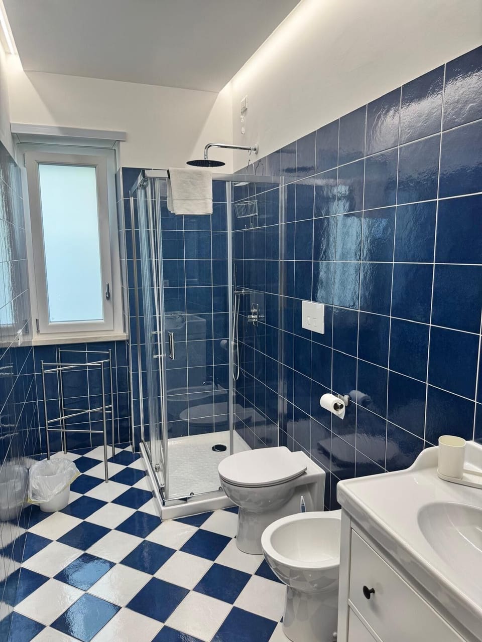 Basic Double or Twin Room, Balcony | Bathroom