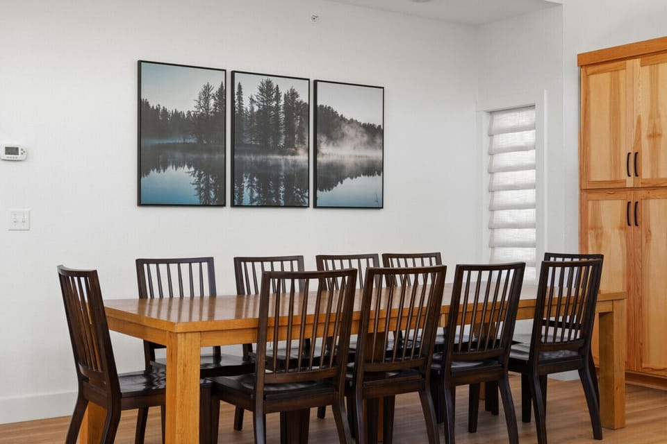 Plenty of seating for everyone!