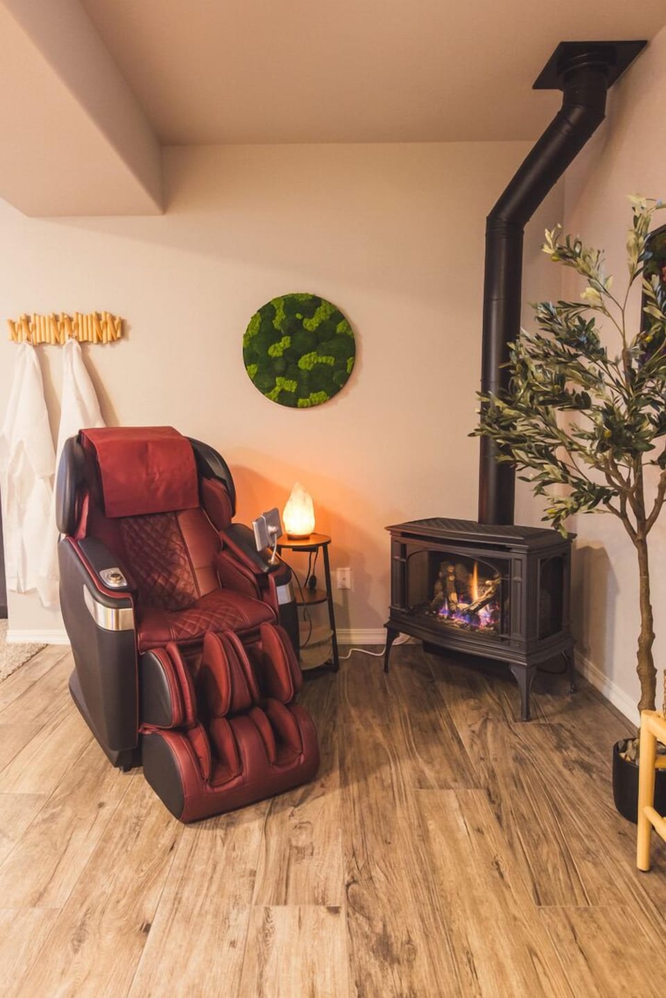 Guest favorite Cozzia zero-gravity massage chair - deep reset!