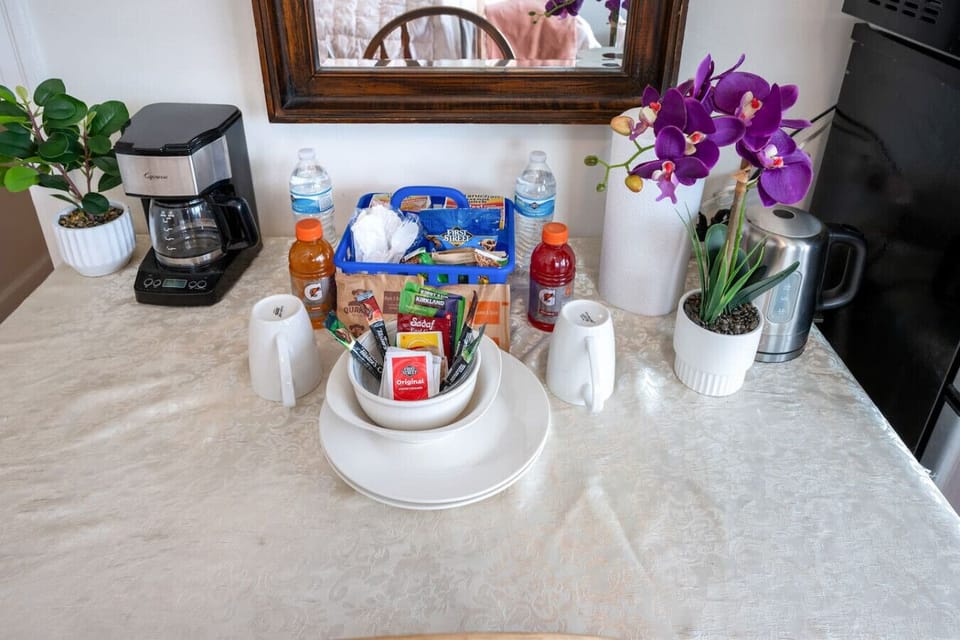 Enjoy complimentary snacks including Maruchan Instant Lunch (beef and chicken flavors), Famous Amos chocolate chip cookies, Nature Valley Oats ’n Honey granola bars, Quaker instant oatmeal, bottled water, Gatorade Thirst Quencher, coffee, tea, and more.