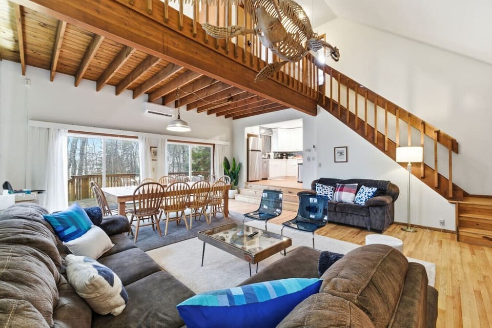Step into a roomy, light-filled living space where lake-monster “fossils” and timeless relics tell stories of ages past.
