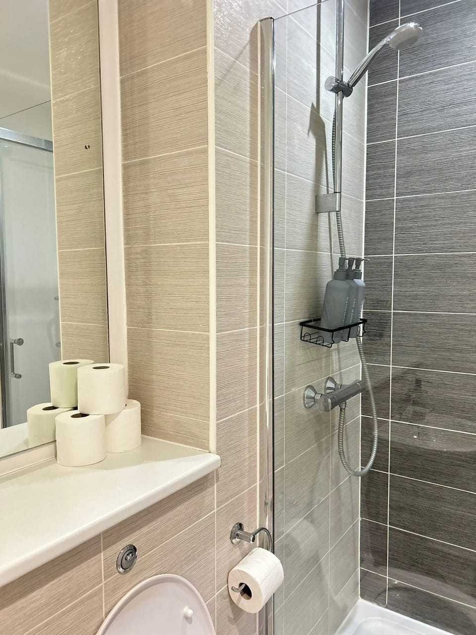 Shower, free toiletries, hair dryer, towels