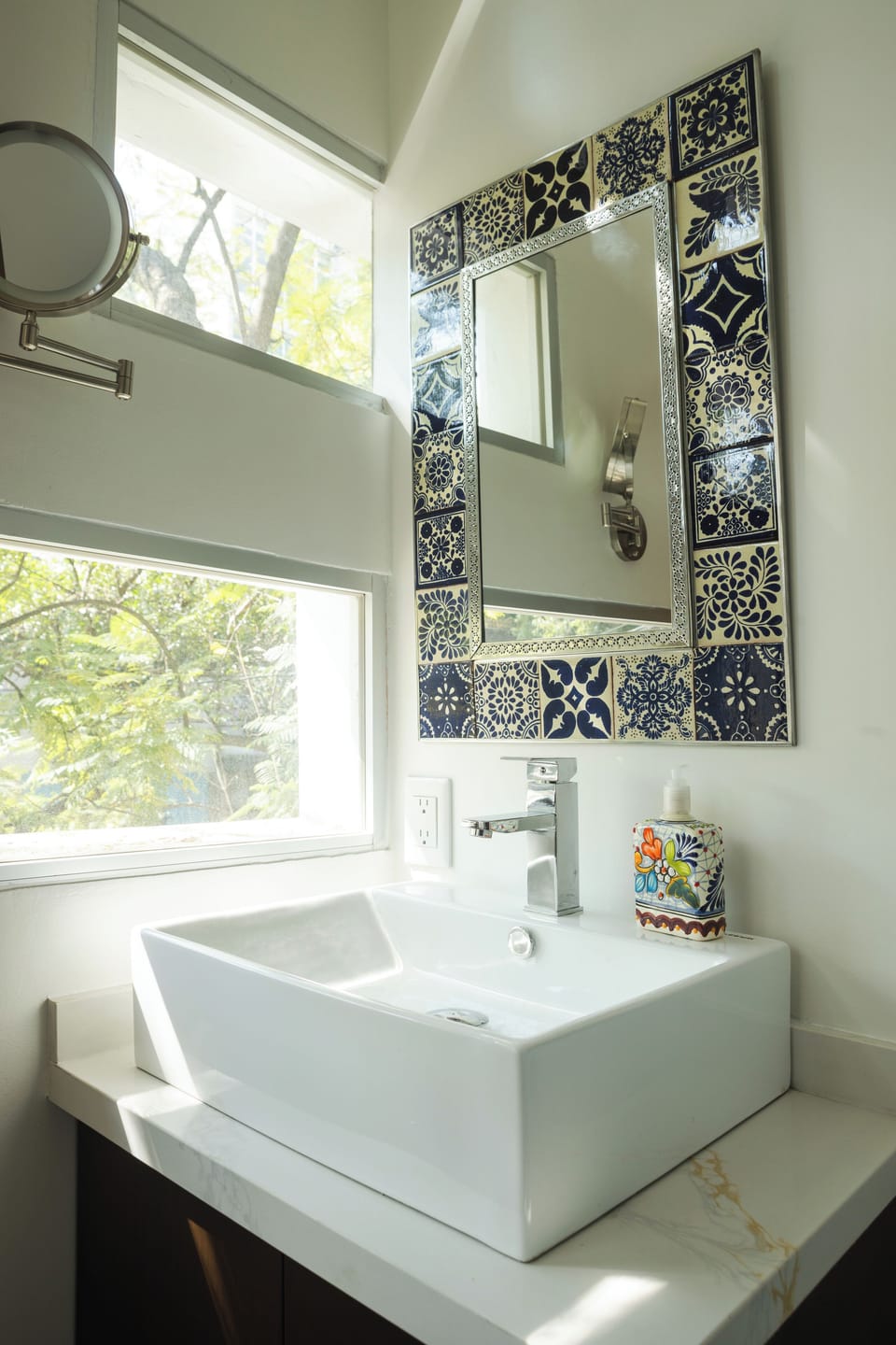 Junior Suite, 1 King Bed | Bathroom | Shower, rainfall showerhead, hair dryer, towels