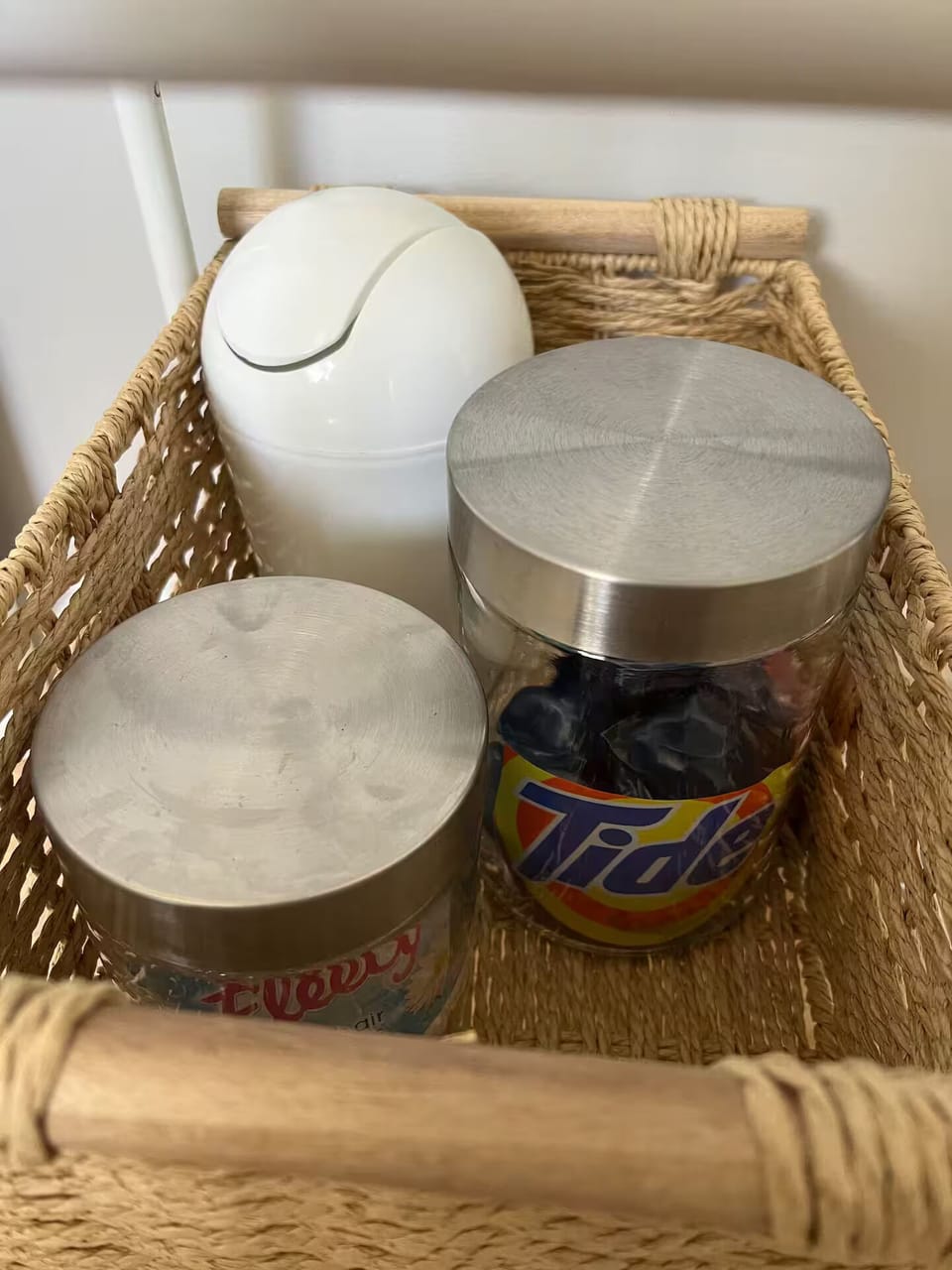 tide laundry pods and fleecy dryer sheets