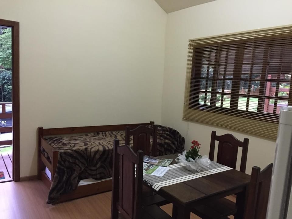 Classic Chalet, Garden View | Soundproofing, iron/ironing board