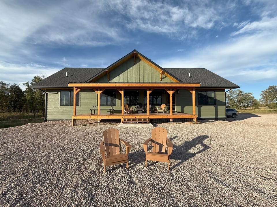 Charming cabin in the Black Hills Forest, Aladdin WY