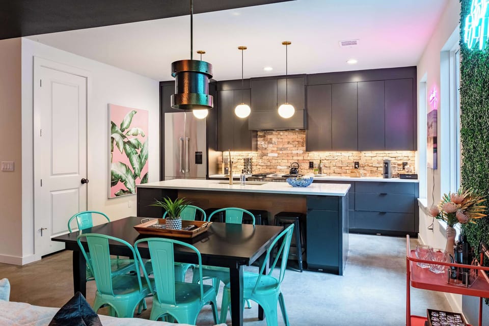 House (6 Bedrooms) | Interior