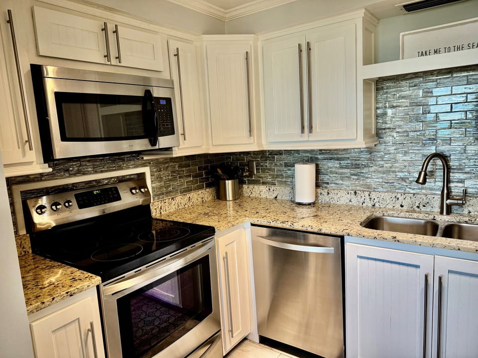 Nice, updated appliances...