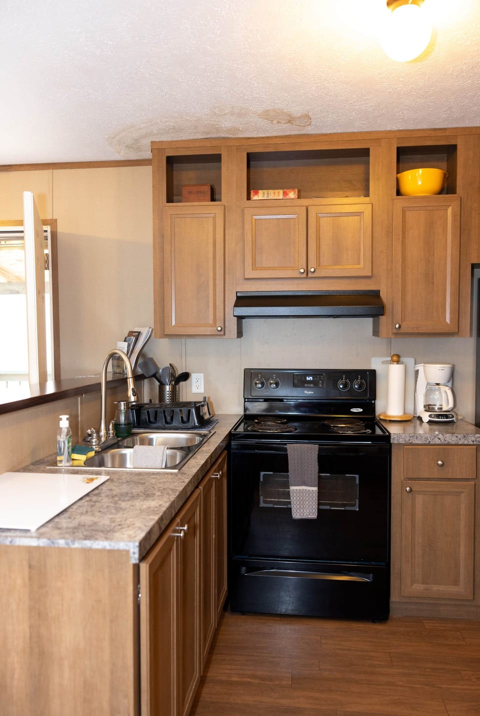 Full kitchen