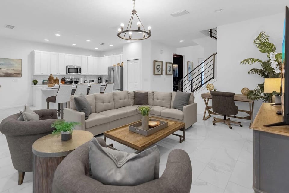 House (5 Bedrooms) | Interior