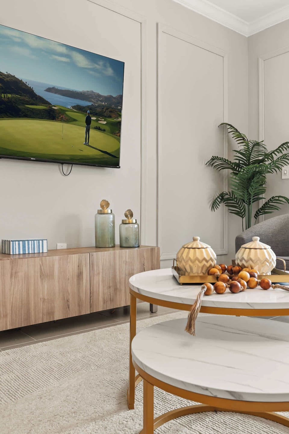 House (6 Bedrooms) | Interior