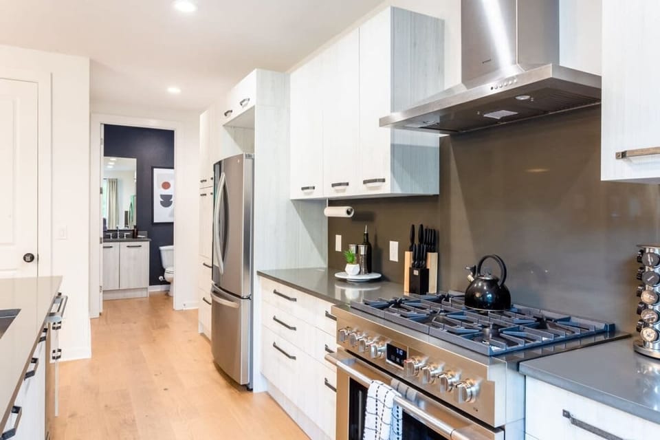 House (5 Bedrooms) | Interior