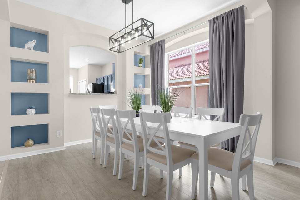 House (6 Bedrooms) | Interior