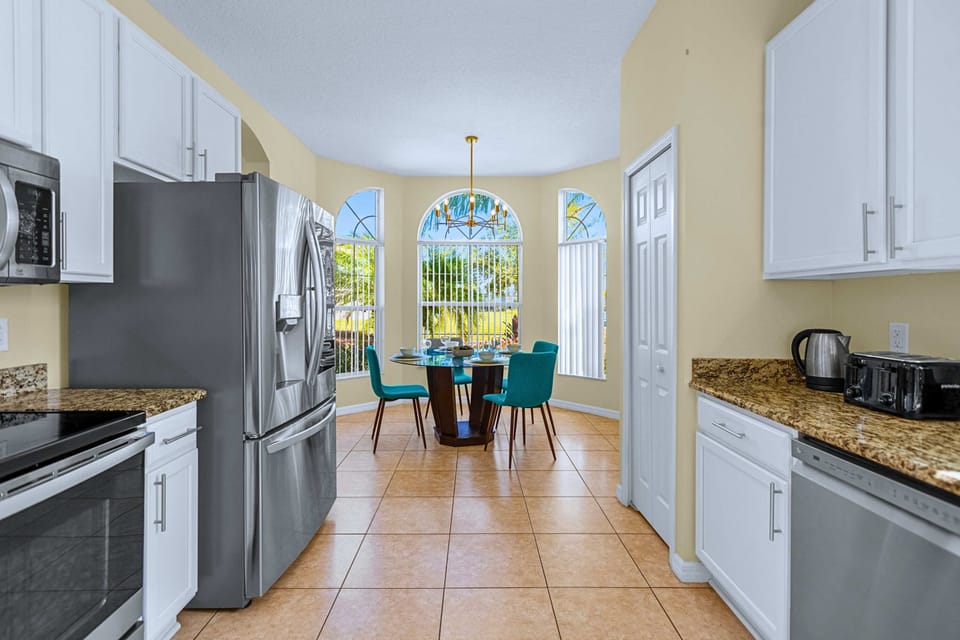 Upstay: Crystal Cove Resort Villa w/ Pool & Games Cottage in Kissimmee