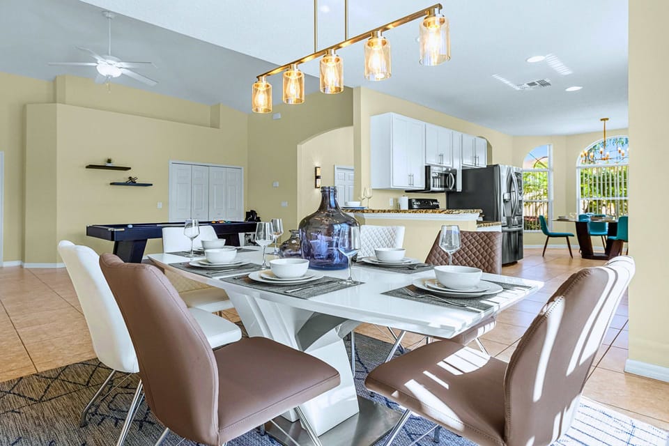 Upstay: Crystal Cove Resort Villa w/ Pool & Games Cottage in Kissimmee