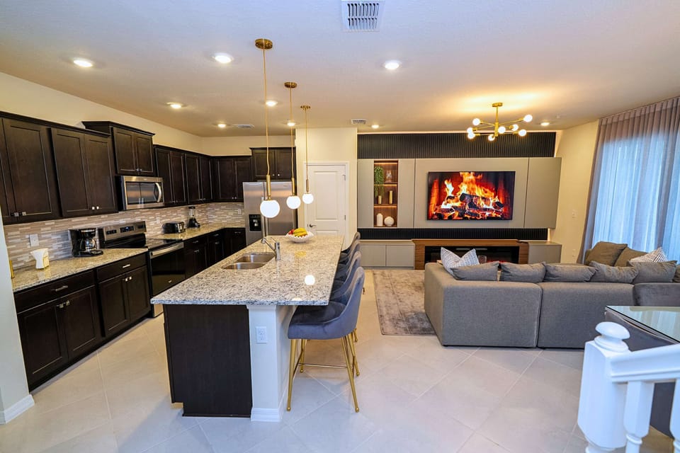 House (5 Bedrooms) | Interior