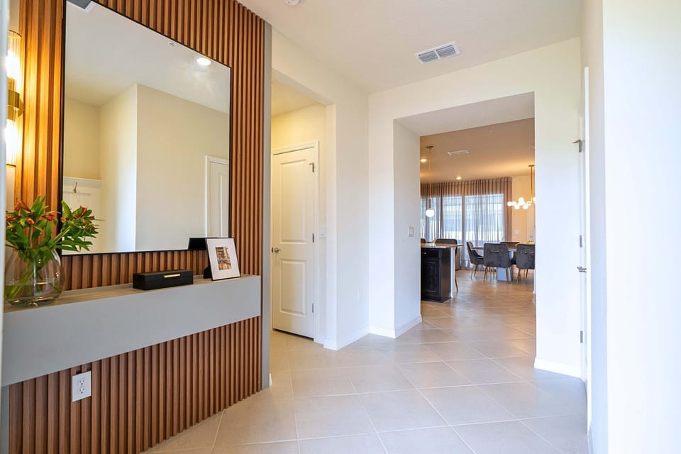 House (5 Bedrooms) | Interior