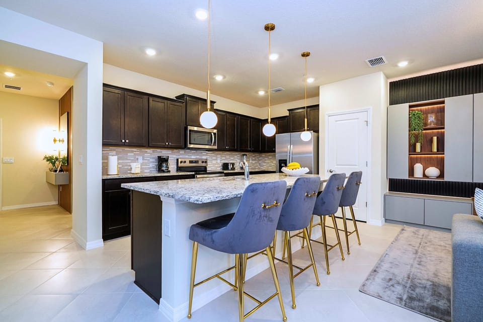 House (5 Bedrooms) | Interior
