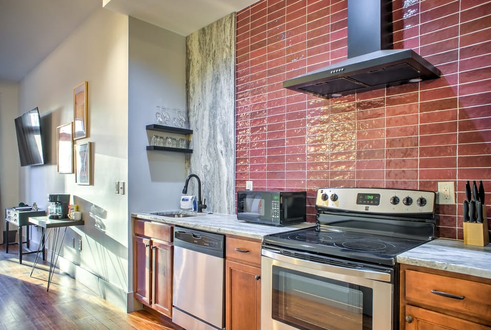 Fully Stocked Kitchen