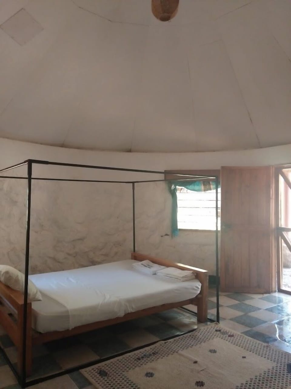 Deluxe Single Room | Free WiFi, bed sheets