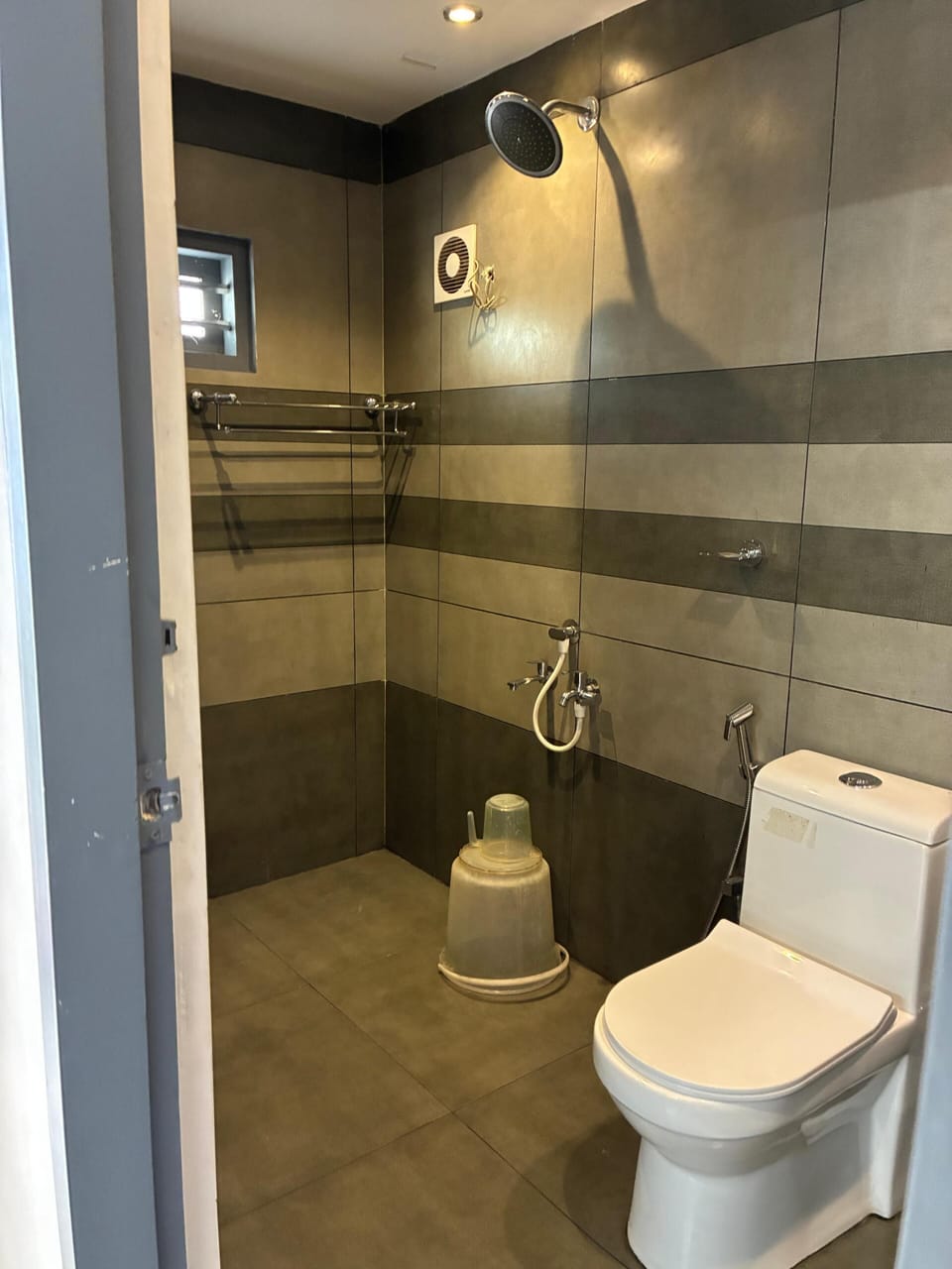 Deluxe Double Room, Mountain View | Bathroom | Towels, soap, shampoo, toilet paper