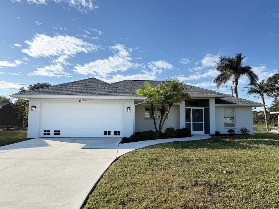 Pet-Friendly 3BR – Relax & Explore Beaches & Golf (5707)