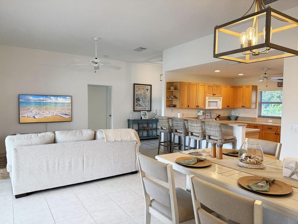 Pet-Friendly 3BR – Relax & Explore Beaches & Golf (5715)