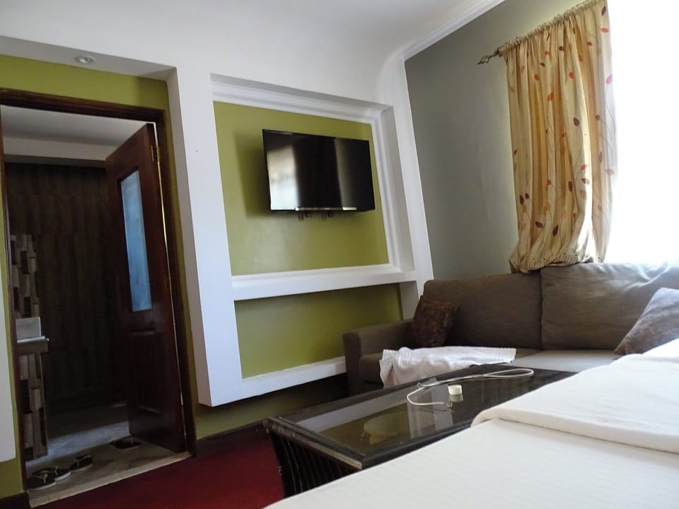 Executive Single Room | WiFi (free), bed sheets