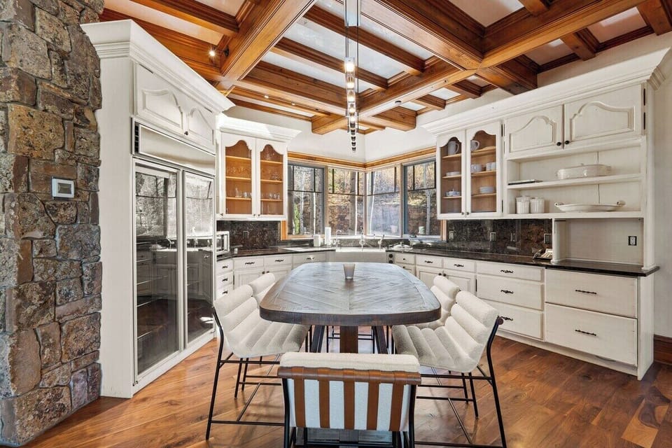 Dine In Kitchen