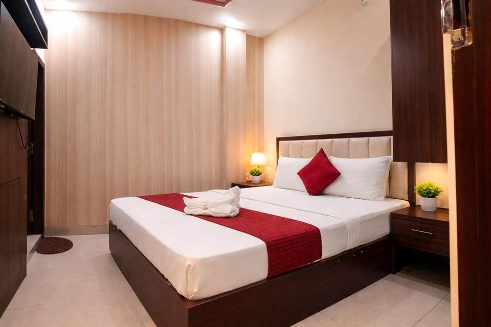 Deluxe Room | Desk, free WiFi