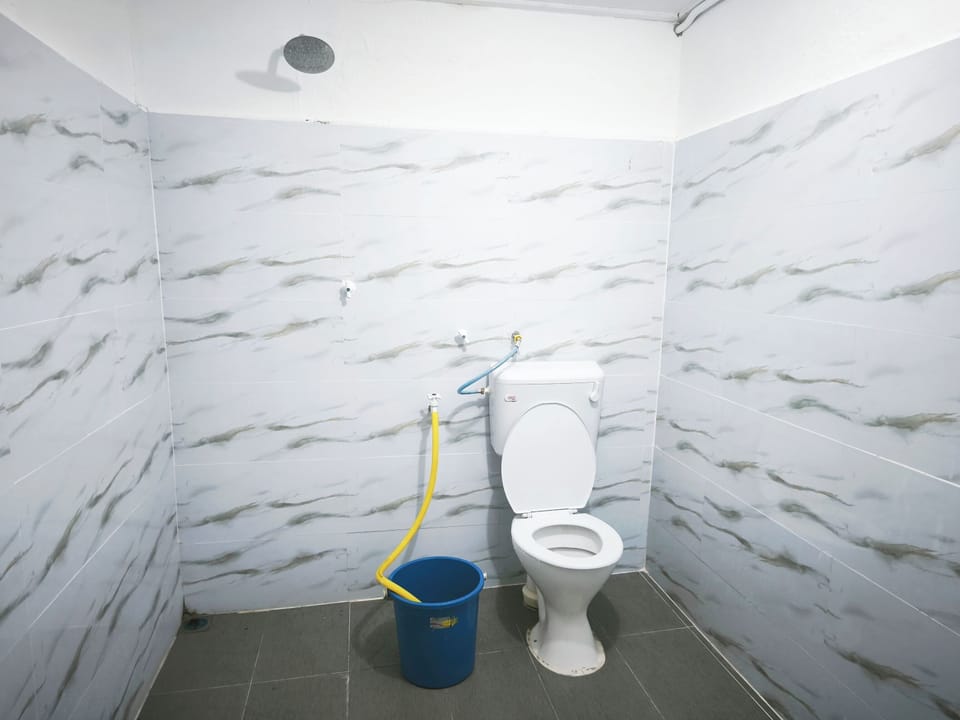 Family Suite | Bathroom | Bidet, towels, soap, toilet paper