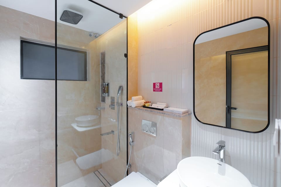 Double Room, City View | Bathroom | Free toiletries, soap, shampoo, toilet paper
