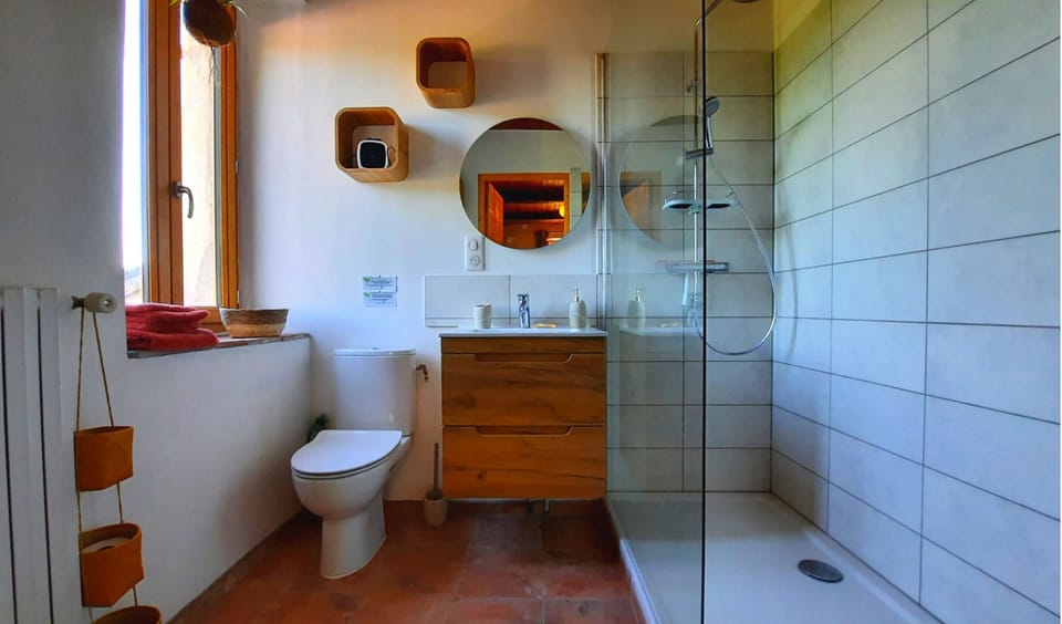 Premium Double Room, Garden View | Bathroom | Hair dryer, bathrobes, towels, soap