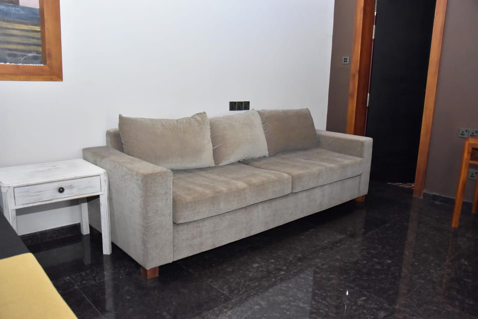 Deluxe Villa, Patio, Lake View | Desk, laptop workspace, iron/ironing board, free WiFi