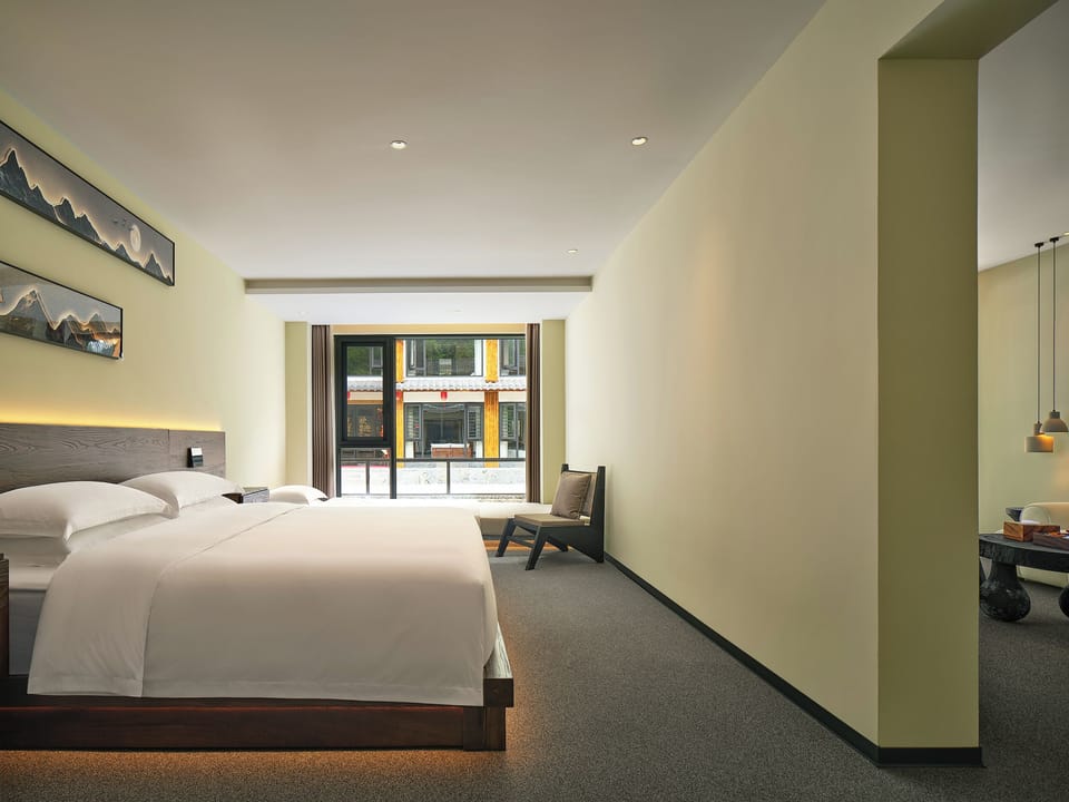 Family Studio Suite | Minibar, soundproofing, WiFi (free), bed sheets