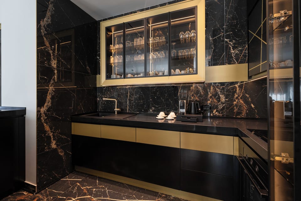 Presidential Apartment, City View | Private kitchen