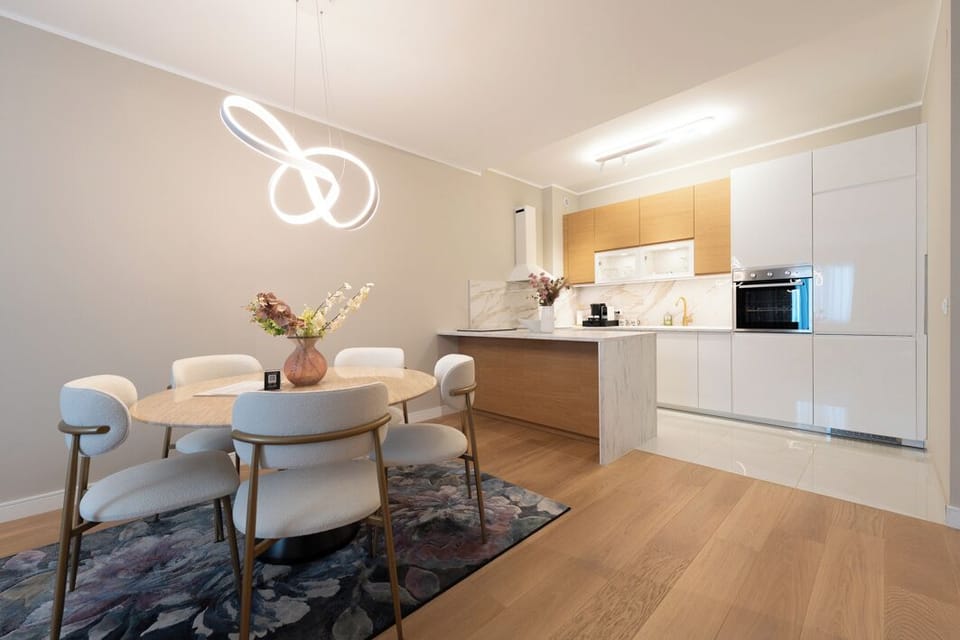 Comfort Apartment, Balcony, City View | Dining